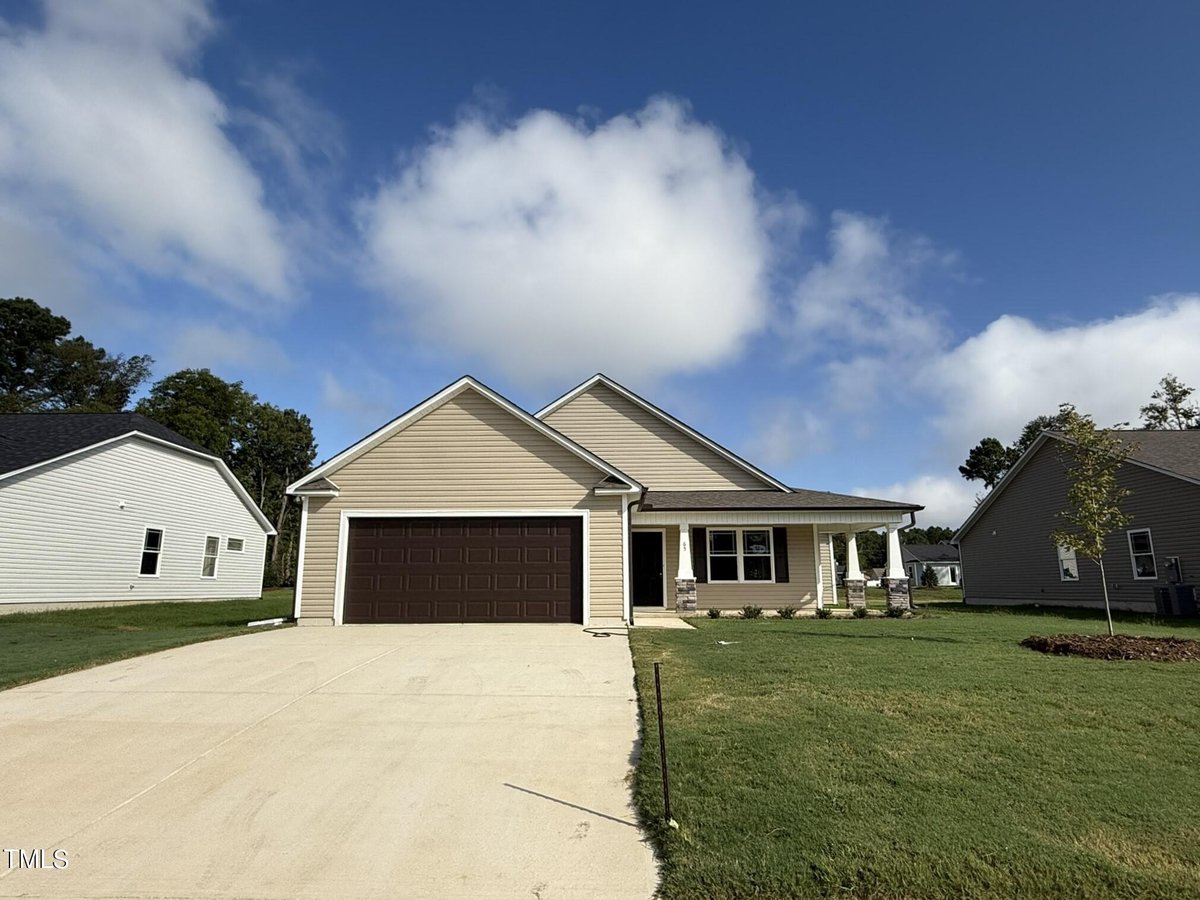 65 Oakfield Trace Drive, Four Oaks NC 27524