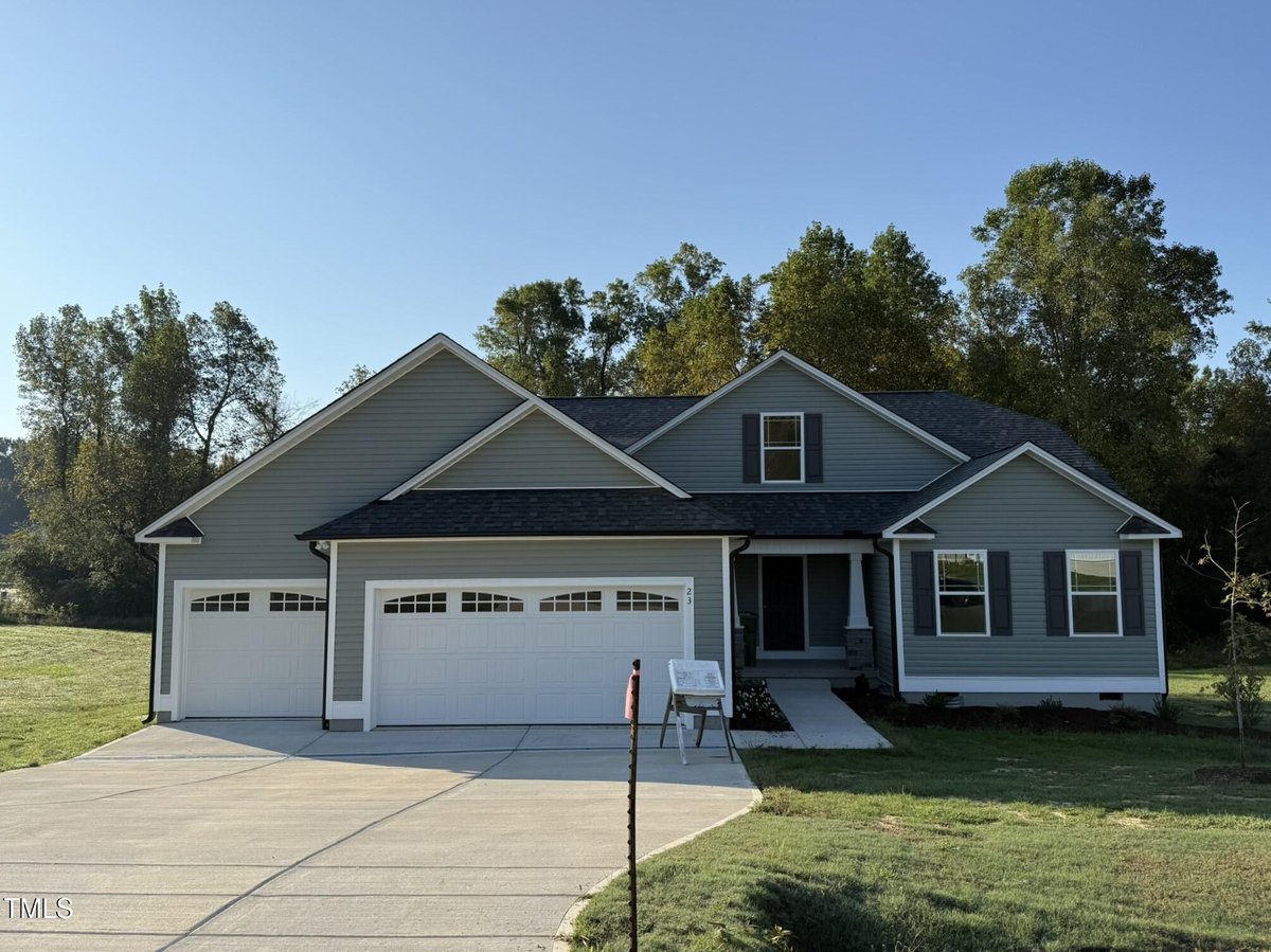 23 Bonsai Way, Four Oaks NC 27524