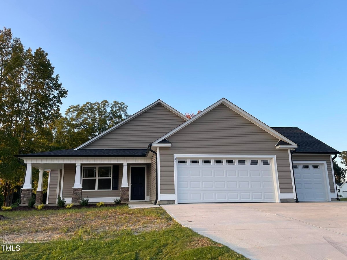 36 Bonsai Way, Four Oaks NC 27524