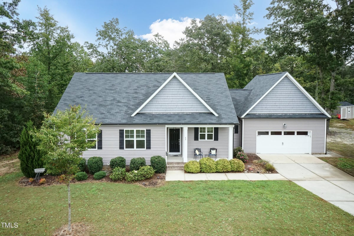 42 Eagle Swoop Street, Zebulon NC 27597