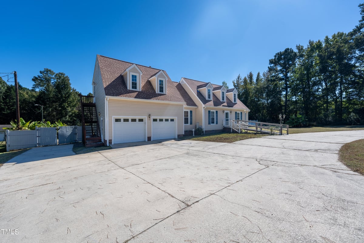 1516 Pearces Road, Zebulon NC 27597