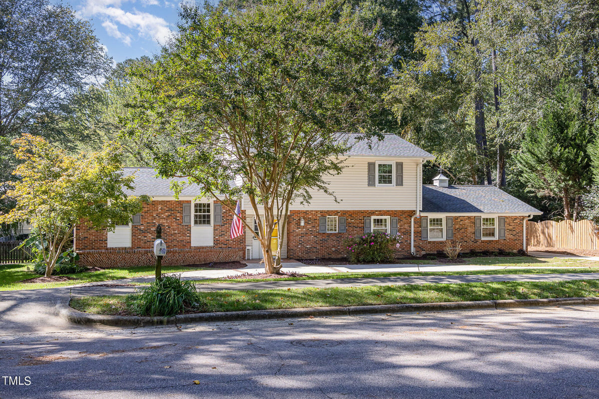 1541 Shadowood Lane, Raleigh NC 27612