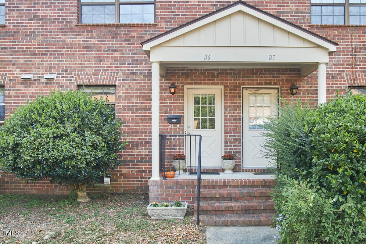 105 Fidelity Street # B6, Carrboro NC 27510