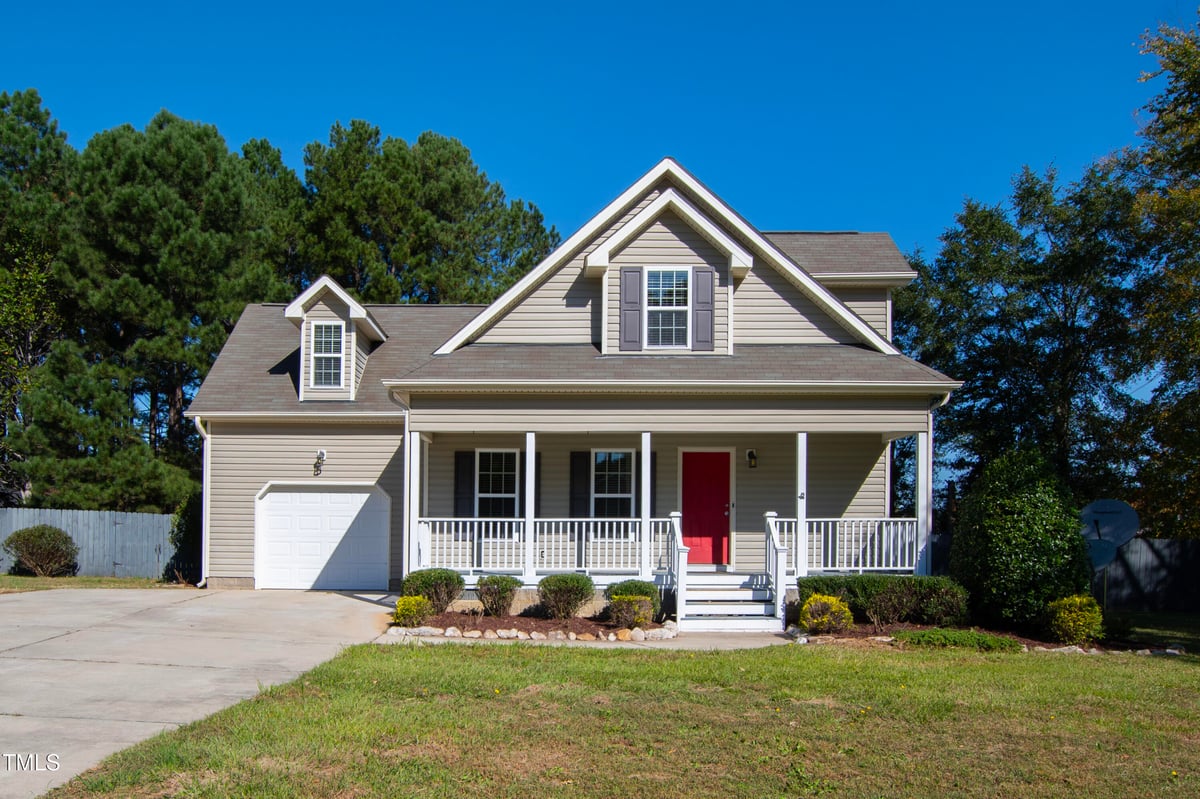 18 Oxfordshire Drive, Fuquay Varina NC 27526