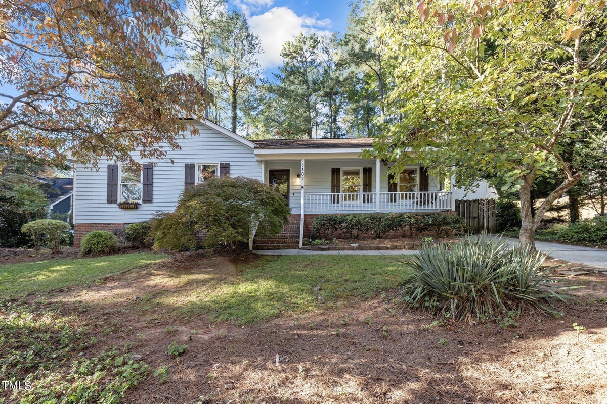 5809 Heatherbrook Circle, Raleigh NC 27612