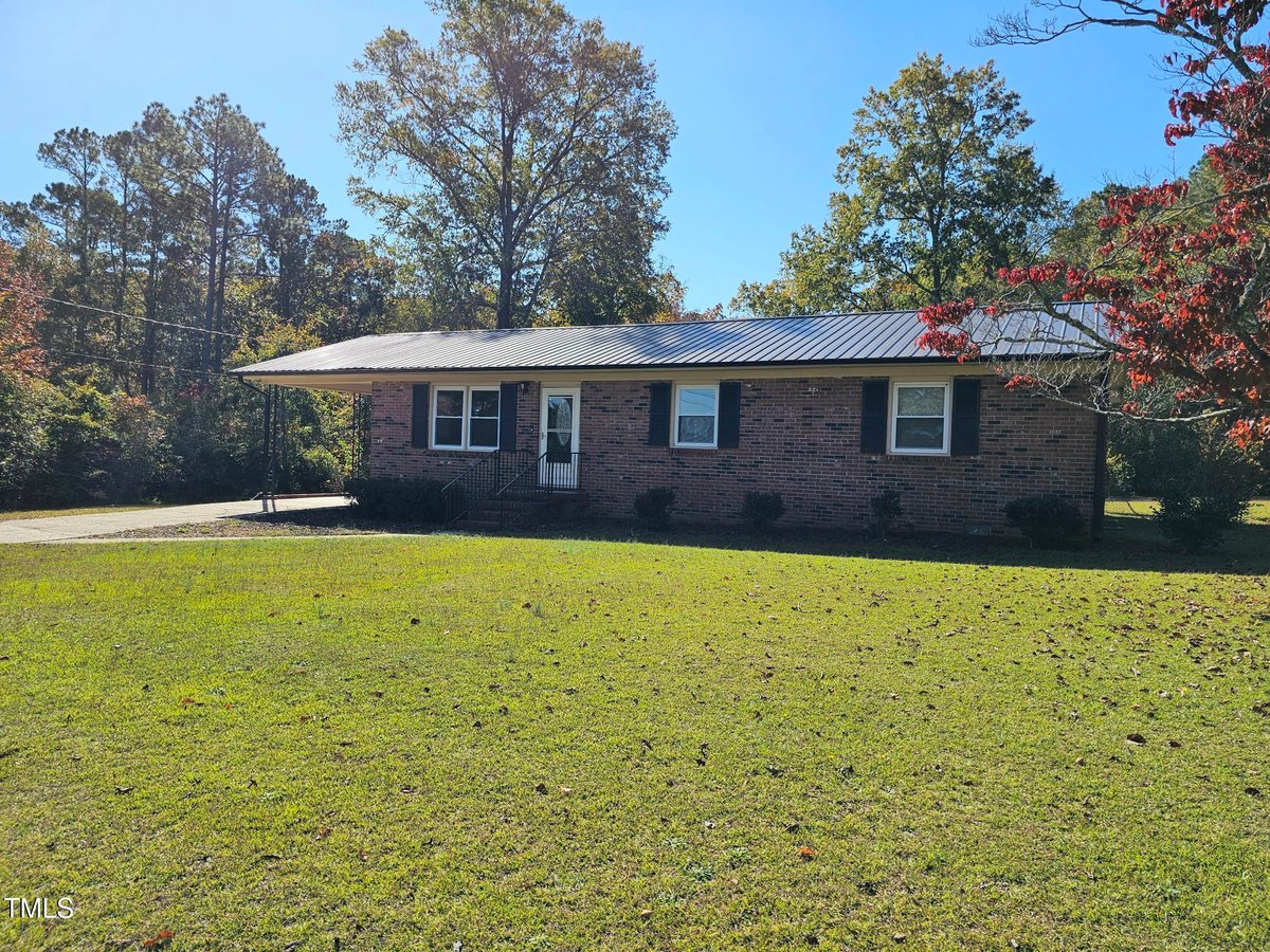 211 Barnes Avenue, Lillington NC 27546