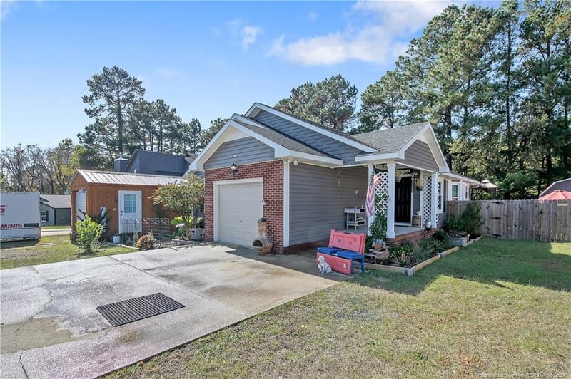 2556 Previs Dr, Fayetteville, NC 28306