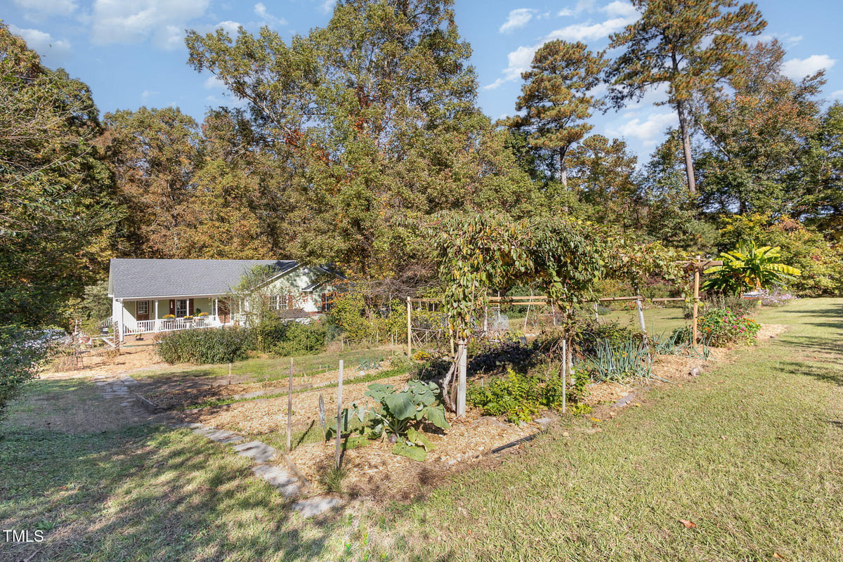 176 Ridge Way Lane, Clayton NC 27520