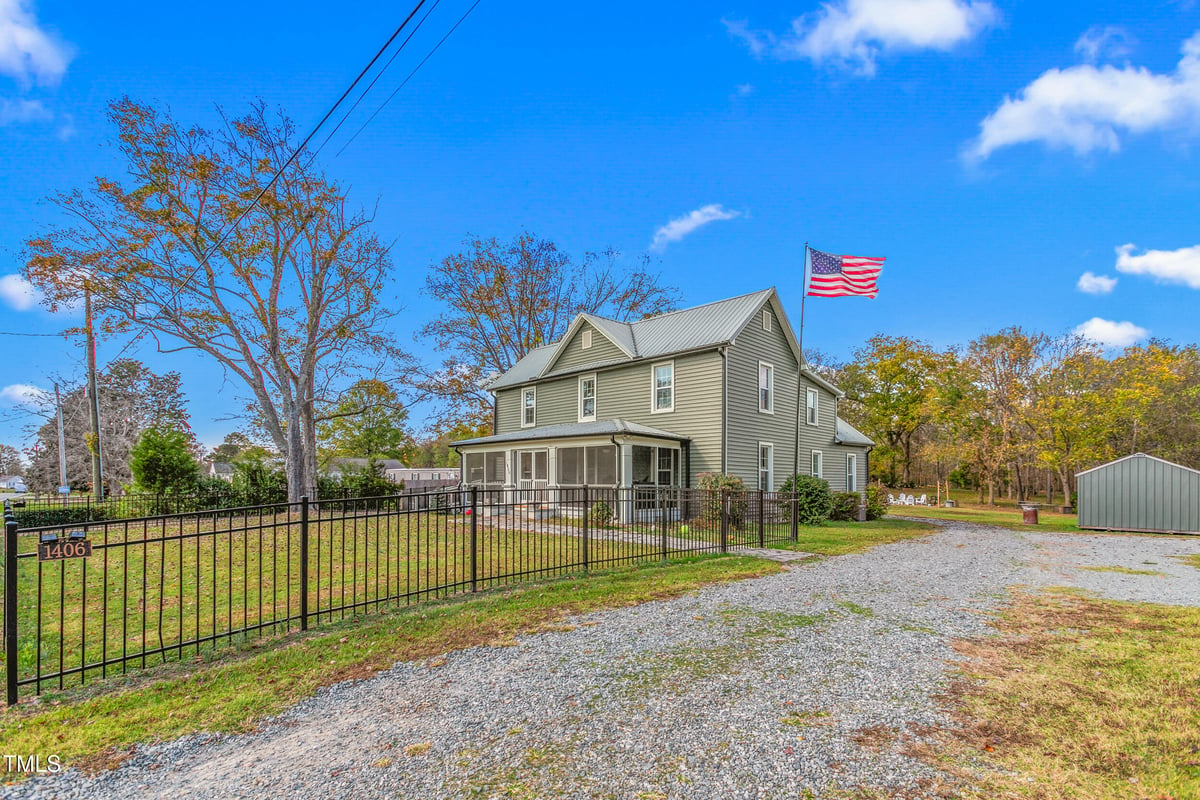 1406 E Main Street, Graham NC 27253