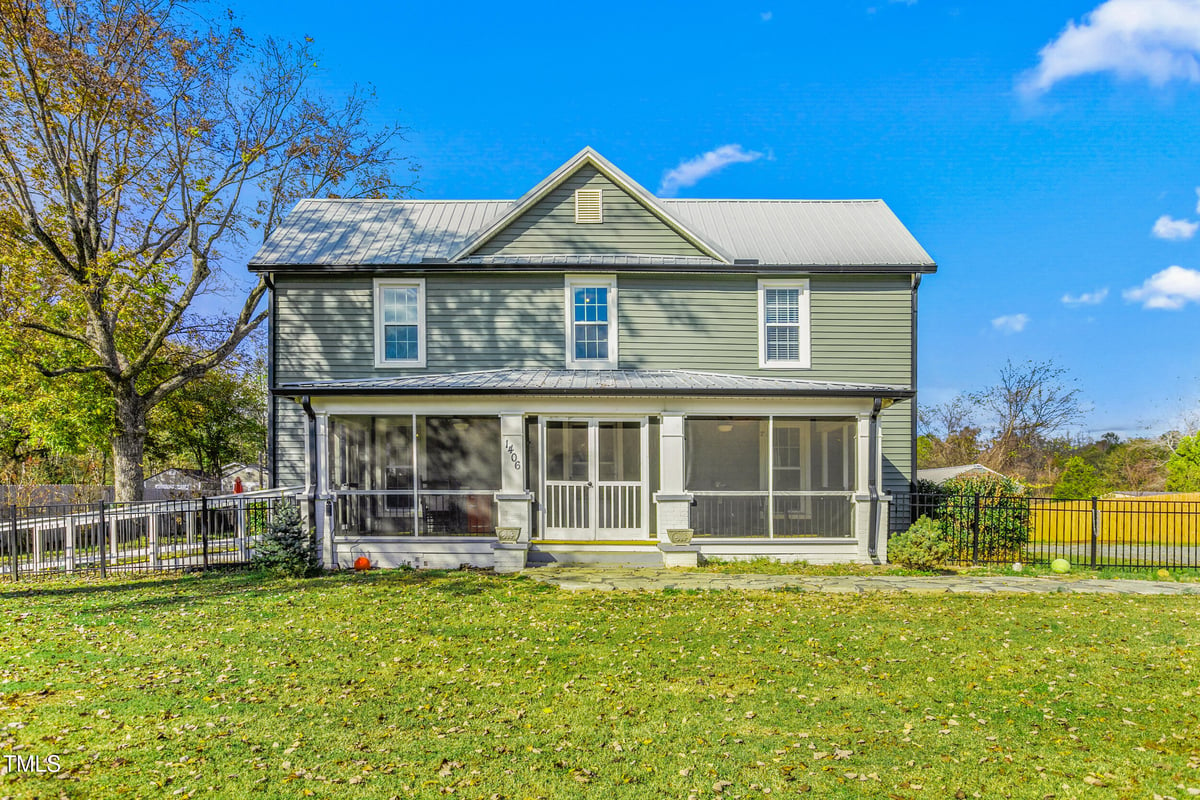 1406 E Main Street, Graham NC 27253