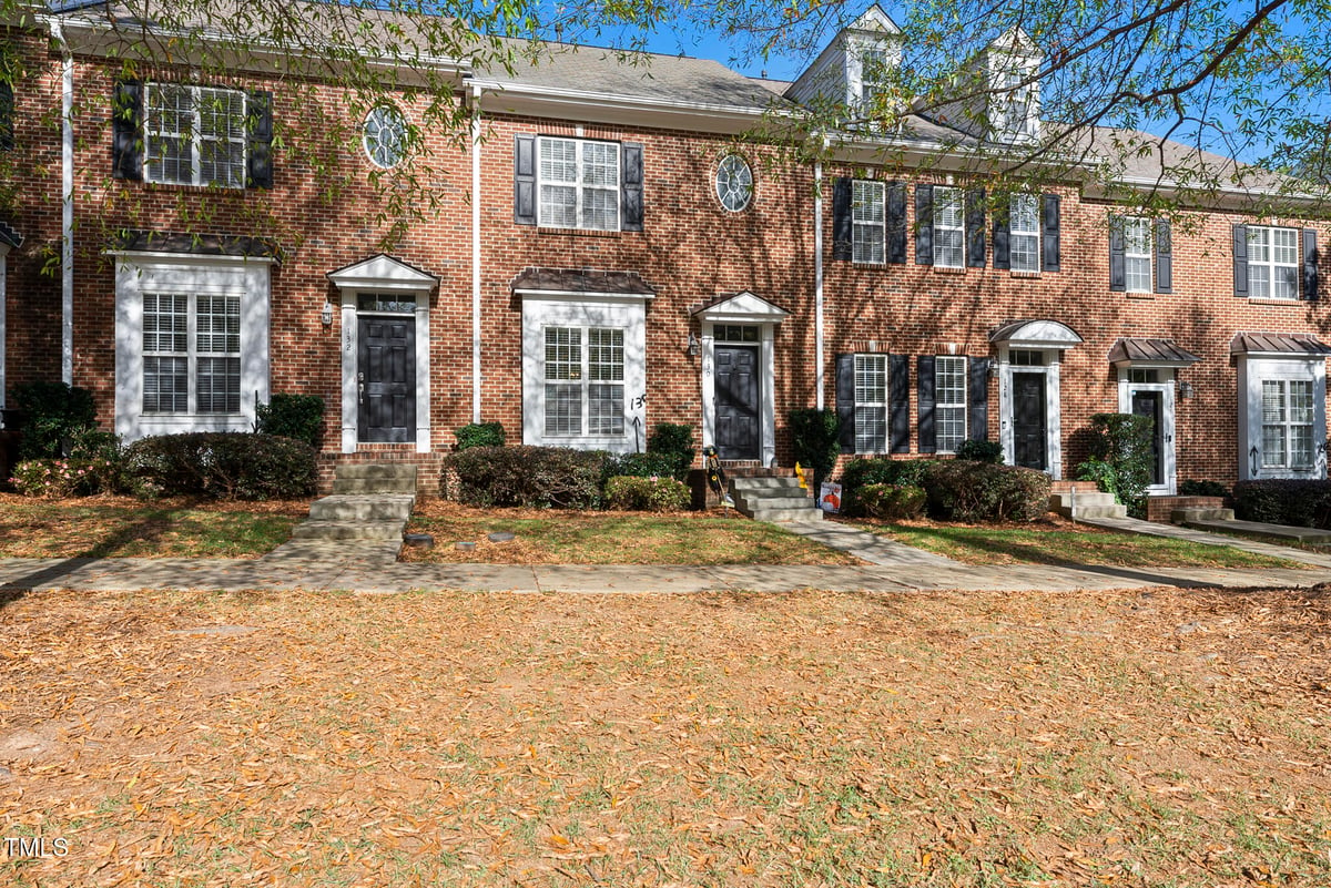 130 W Savannah Ridge Road, Holly Springs NC 27540