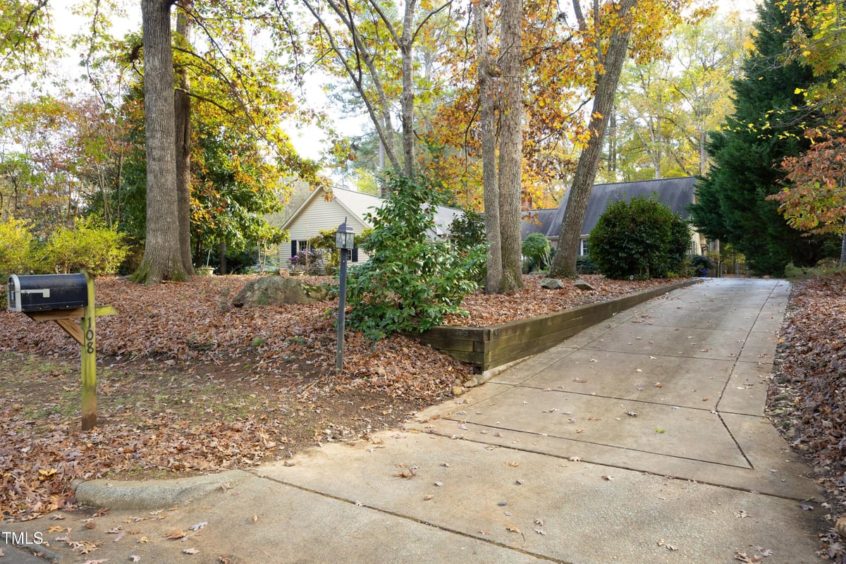 108 Saddle Ridge Road, Chapel Hill NC 27514