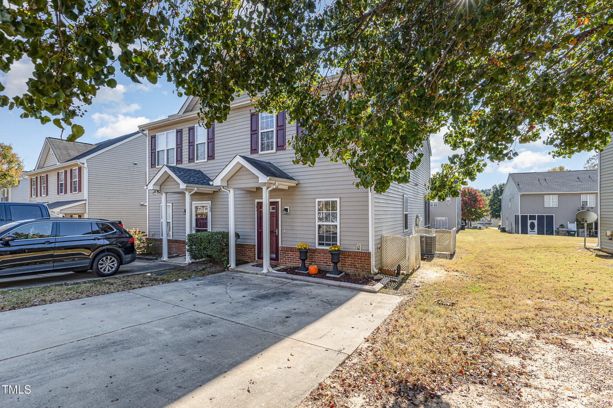 131 Buchanan Lane, Clayton NC 27527