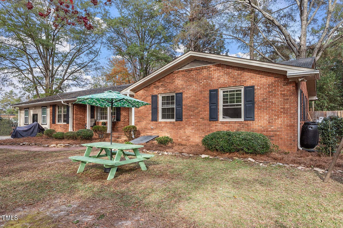 307 S Arendell Avenue, Zebulon NC 27597