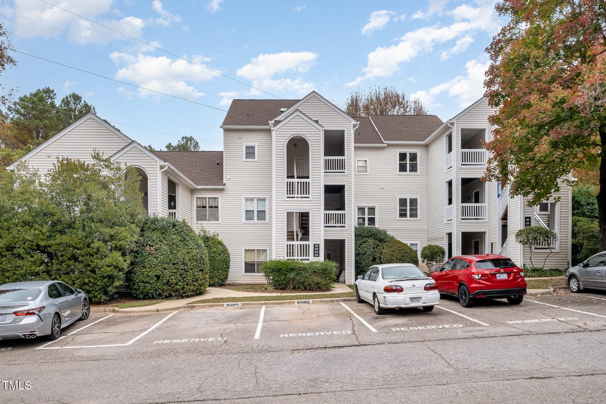 6151 Summerpointe Place # 302, Raleigh NC 27606