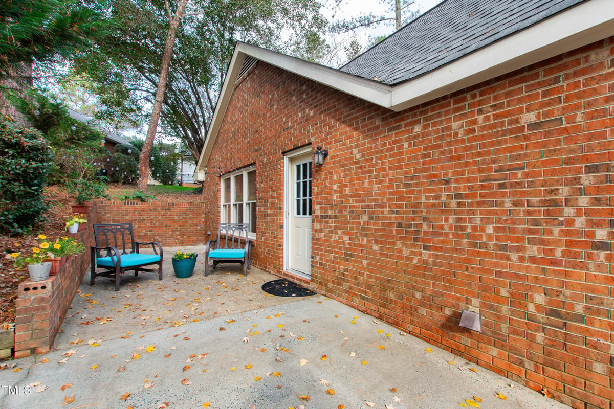 402 Berryhill Drive, Carrboro NC 27510