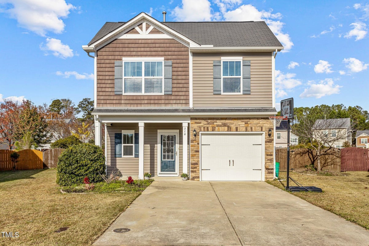 516 Gumview Circle, Fuquay Varina NC 27526