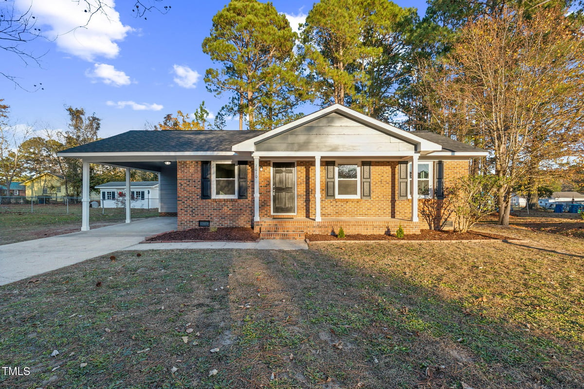 1610 Fairground Road, Dunn NC 28334