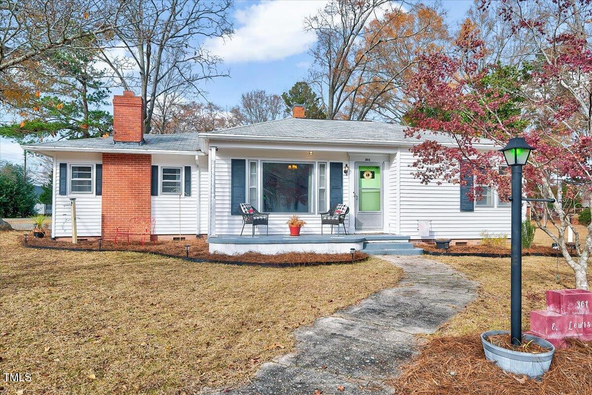 301 E Lewis Street, Four Oaks NC 27524