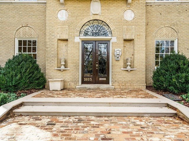 2025 Fairview Rd, Raleigh, NC 27608