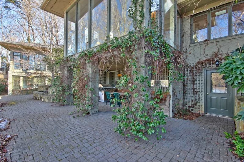 2025 Lakeshore Dr, Chapel Hill, NC 27514
