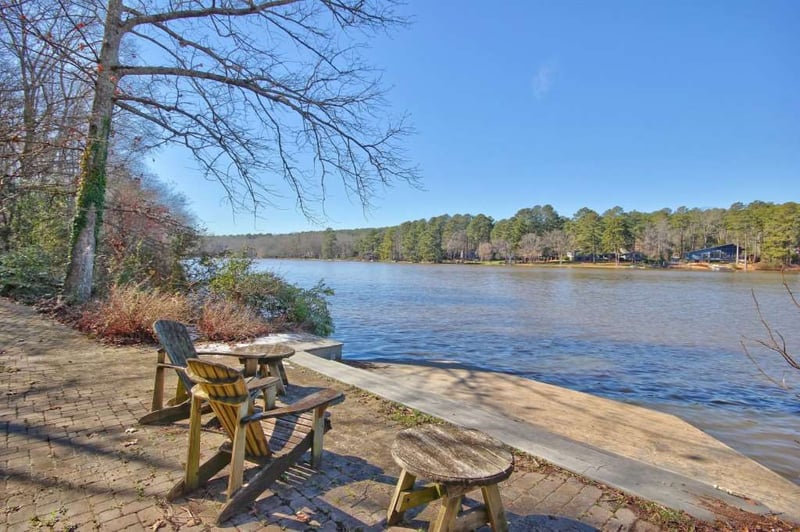 2025 Lakeshore Dr, Chapel Hill, NC 27514