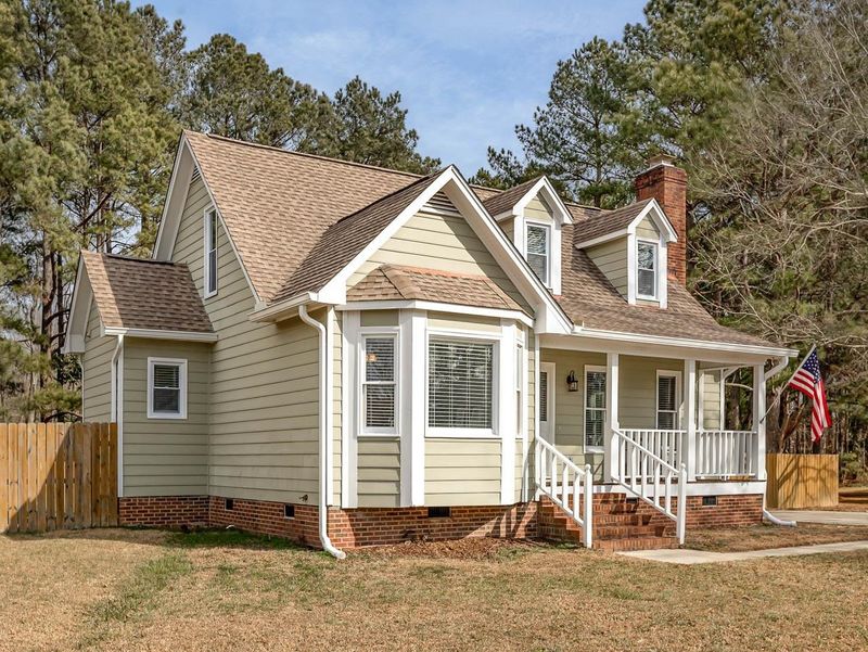2025 Queen Charlotte Pl, Raleigh, NC 27610