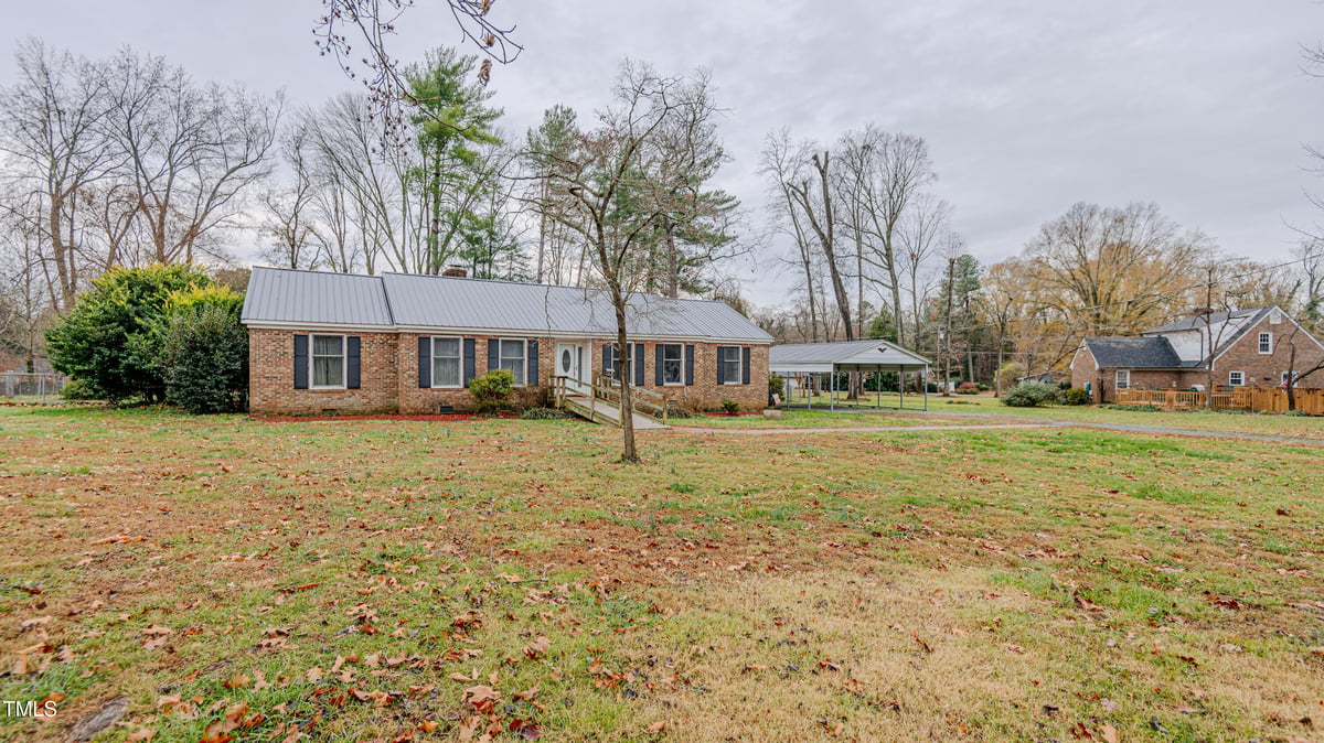 921 Dogwood Lane, Graham NC 27253