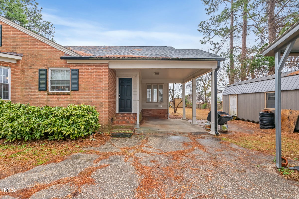 302 S Pine Street, Benson NC 27504