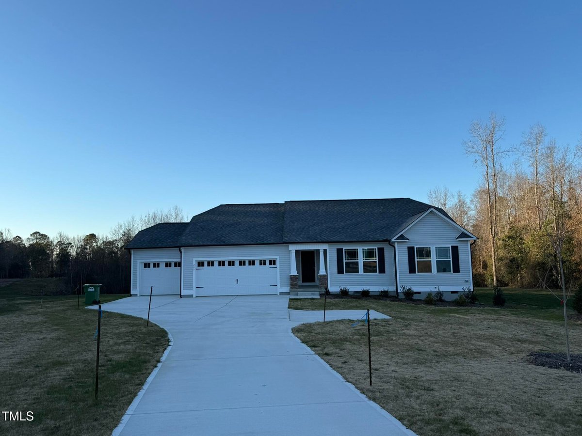 242 Mahogany Way, Four Oaks NC 27524