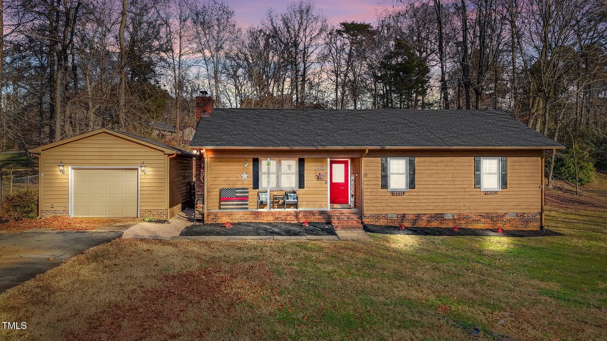 3220 Oakridge Drive, Graham NC 27253