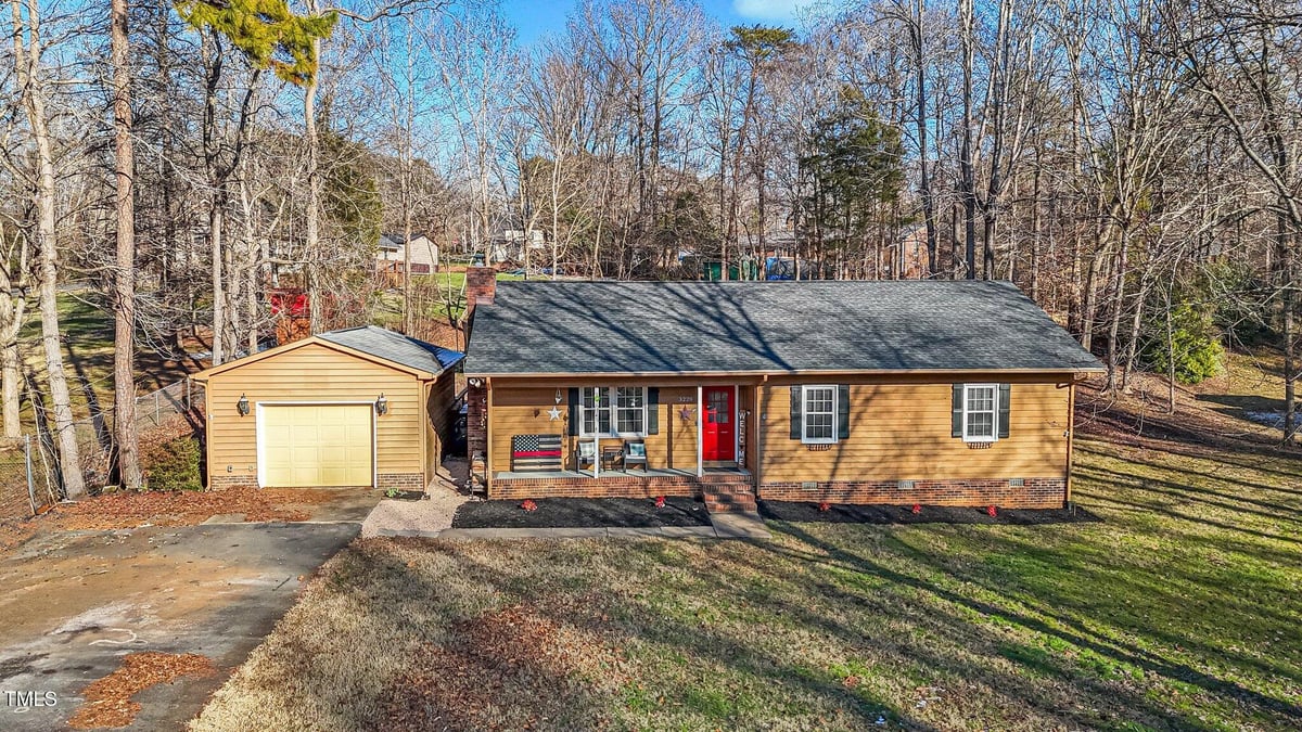 3220 Oakridge Drive, Graham NC 27253