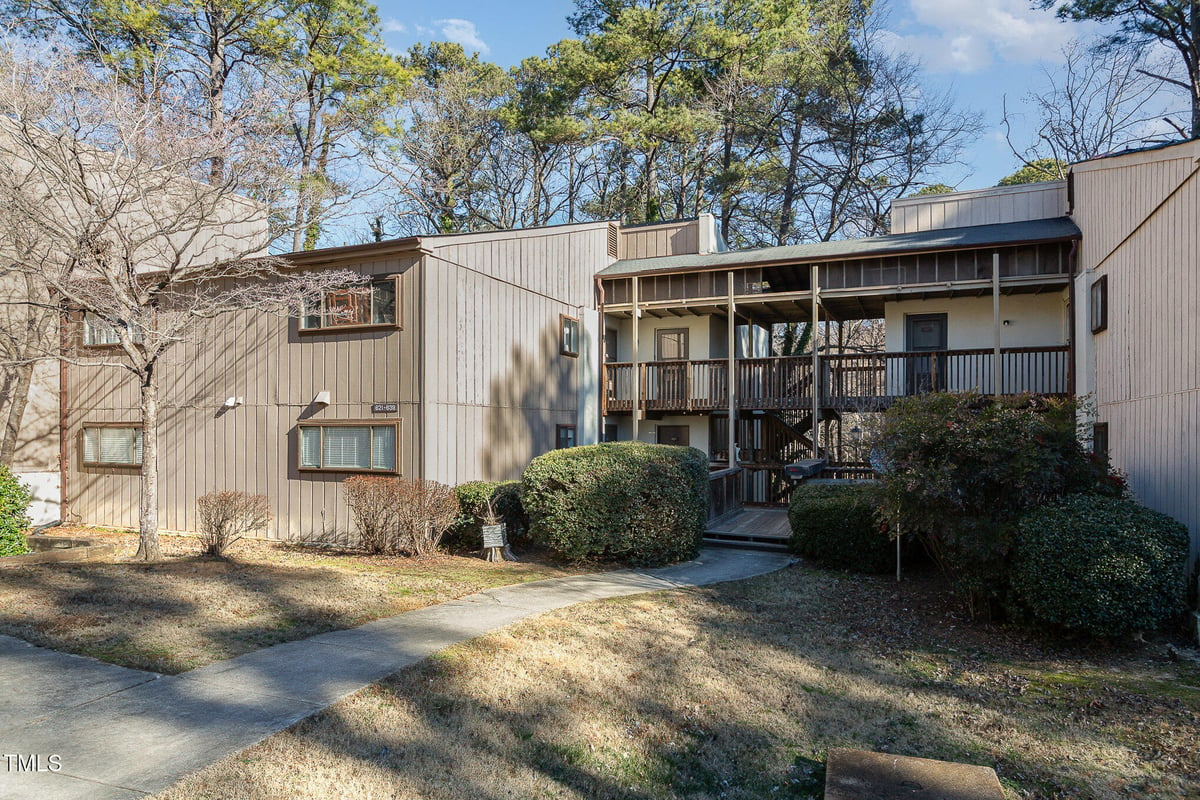 635 Pine Ridge Place, Raleigh NC 27609