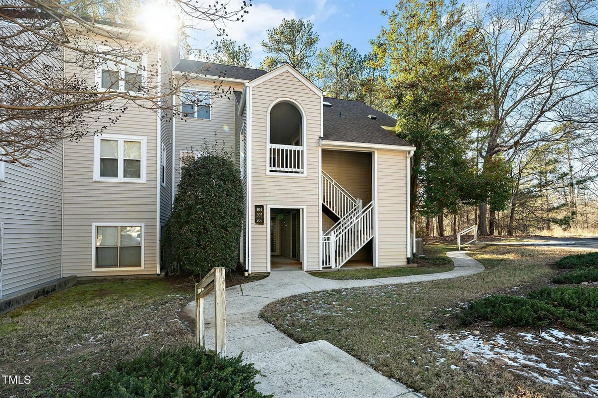 6011 Winterpointe Lane # 205, Raleigh NC 27606