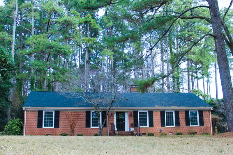 711 Stuart Dr, Sanford, NC 27330