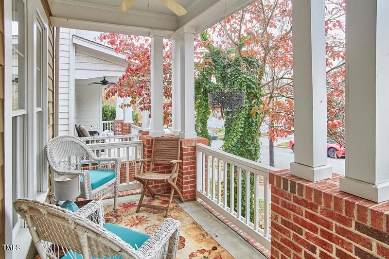 102 Westside Dr, Chapel Hill, NC 27516