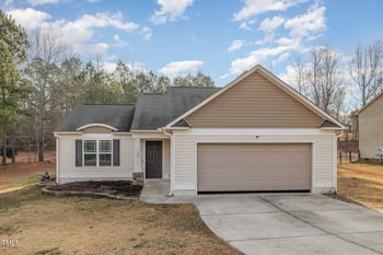 75 Cherryhill Dr, Four Oaks, NC 27524