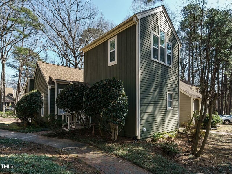 5917 Sentinel Dr, Raleigh, NC 27609