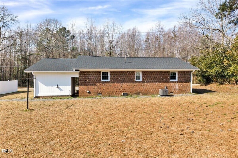 307 Main St, Four Oaks, NC 27524