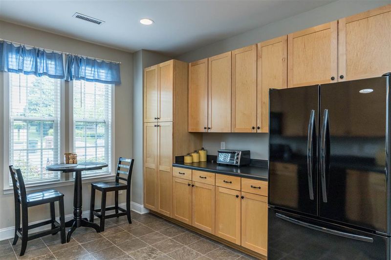 2027 Freeport Dr, Cary, NC 27519