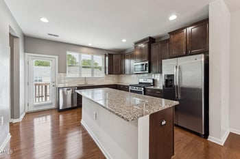 2027 Hayes Ln, Holly Springs, NC 27540