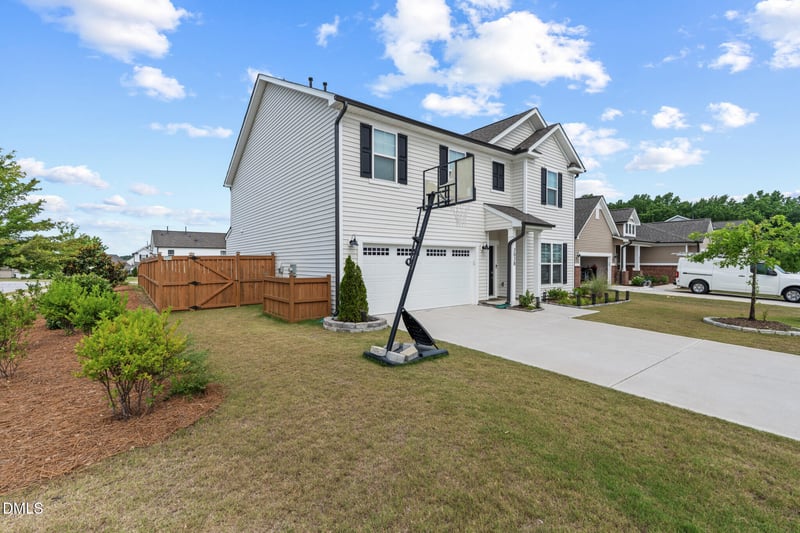 2028 Fox Chapel Pl, Fuquay Varina, NC 27526