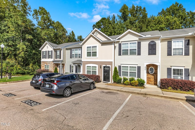 2028 Grassy Banks Dr, Raleigh, NC 27610