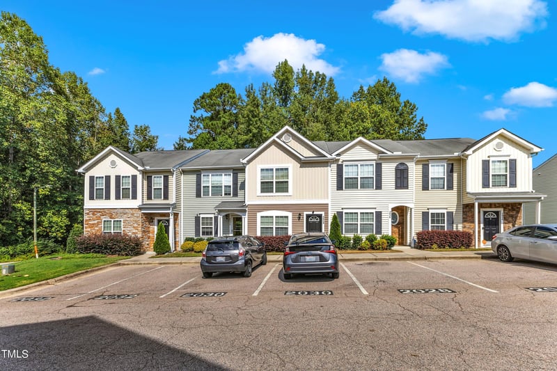 2028 Grassy Banks Dr, Raleigh, NC 27610