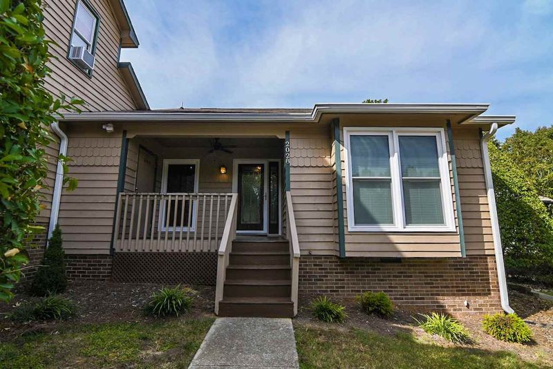 2028 Willow Hill Ln, Clayton, NC 27520