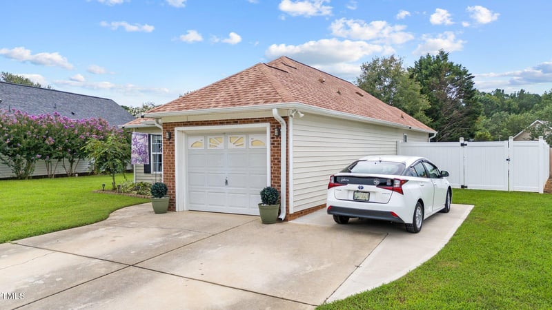 2029 Mckinnon Dr, Clayton, NC 27520