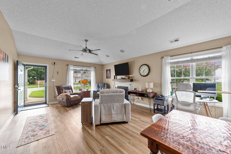 2029 Mckinnon Dr, Clayton, NC 27520