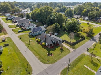 203 11th St, Erwin, NC 28339