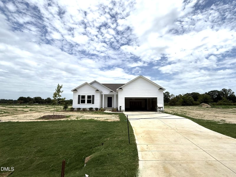 203 Barbour's Place Dr, Four Oaks, NC 27524