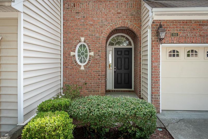 203 Beringer Pl, Chapel Hill, NC 27516